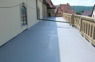 Kirche Gundelsheim, 350 m² Füssigkunstoff (Kemperol V210)